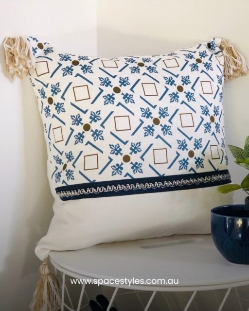 Transform your couch into an art piece! These Azure Geometry Cushion Covers bring structure, style, and serenity to any space. π
#SpacestylesAustralia #CushionMagic #LuxuryLiving #InteriorGoals #BohoDecor #ThrowPillows #HomeVibes #ModernAesthetic #HomeTextiles #AestheticDecor #DesignLover #CozyCorners #InteriorLover #SoftFurnishings